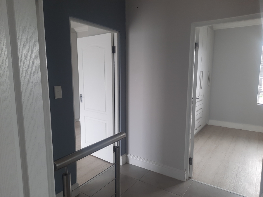 To Let 3 Bedroom Property for Rent in Langeberg Heights Western Cape